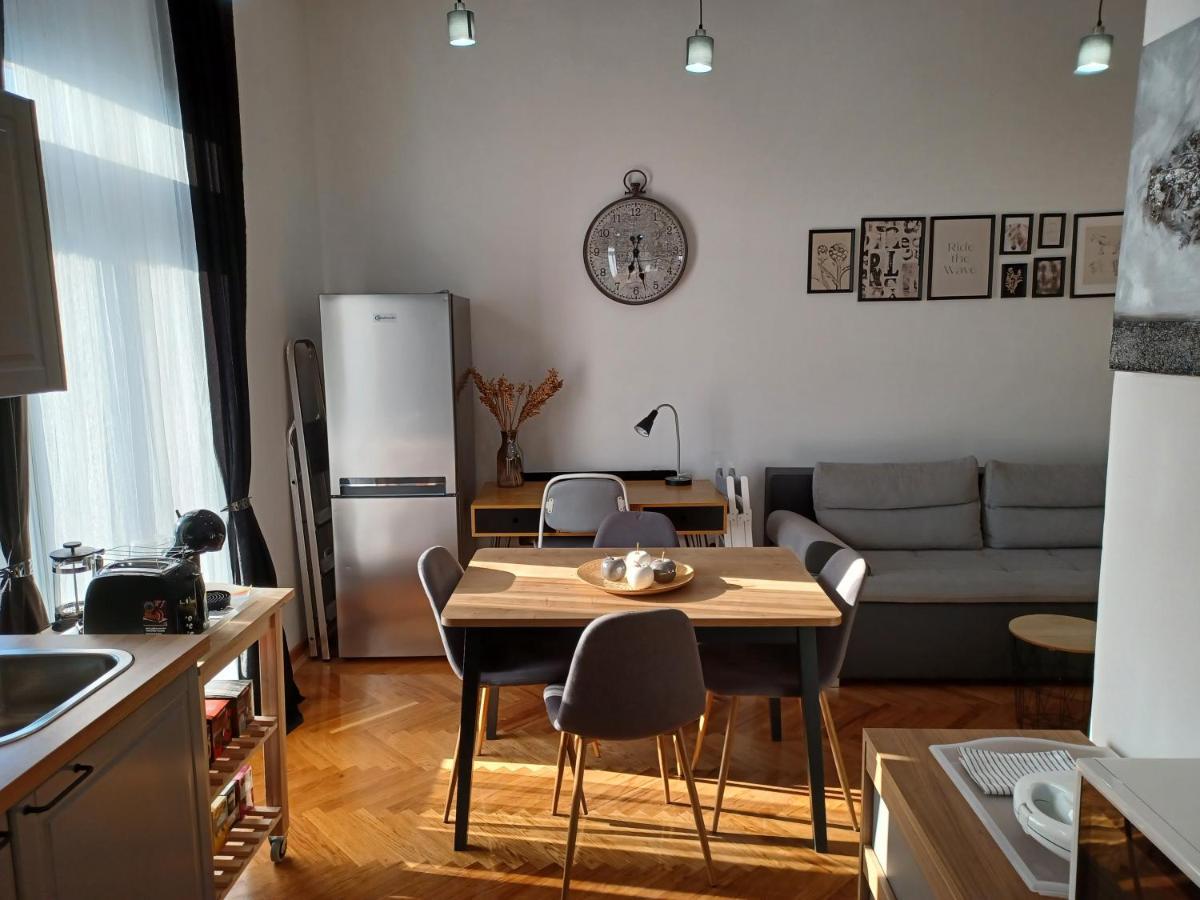 Apartment Hesperia ซาเกร็บ ภายนอก รูปภาพ